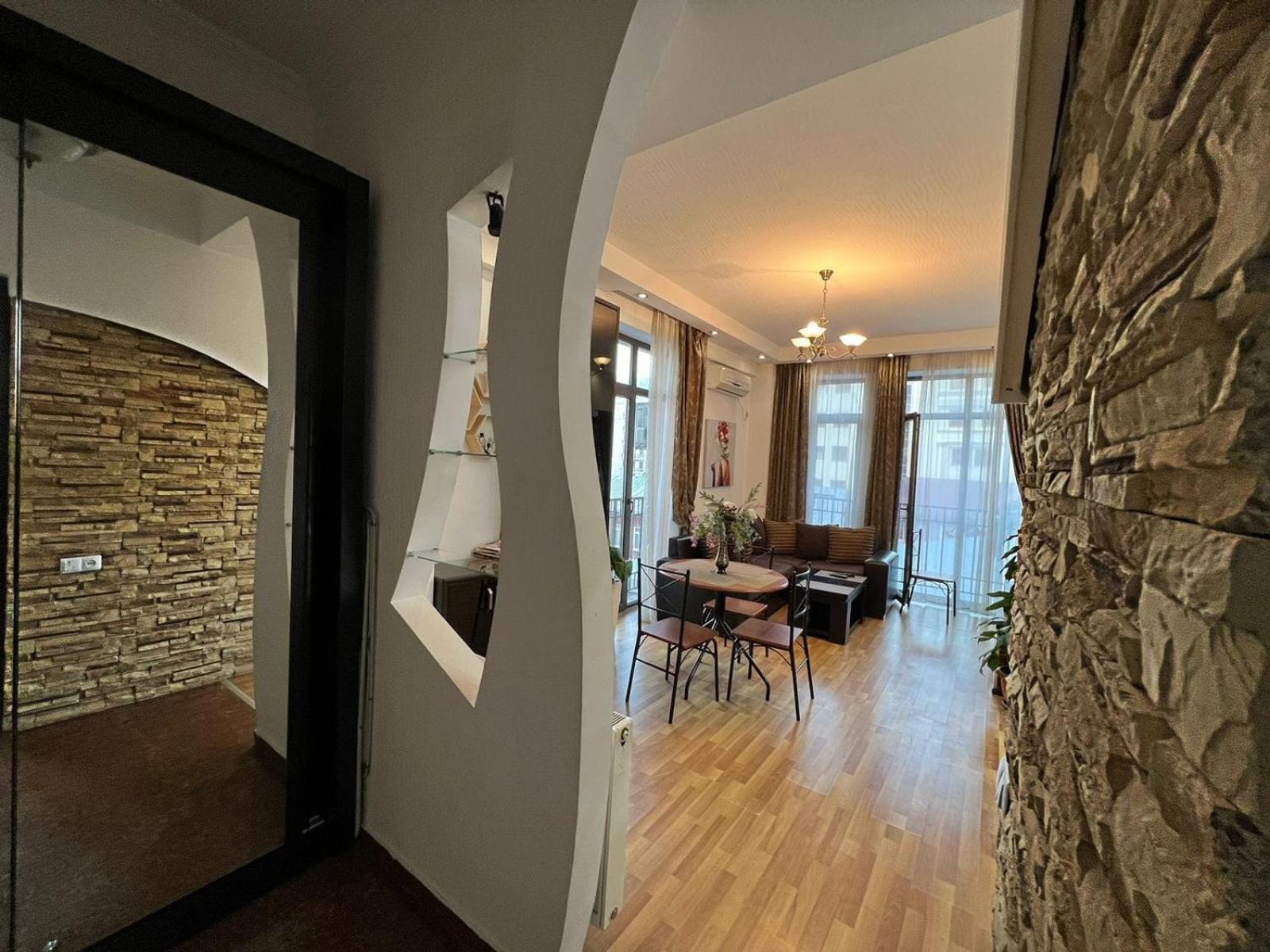 Cozy Apartment In The City Center Mtatsminda Tbilisi Eksteriør billede