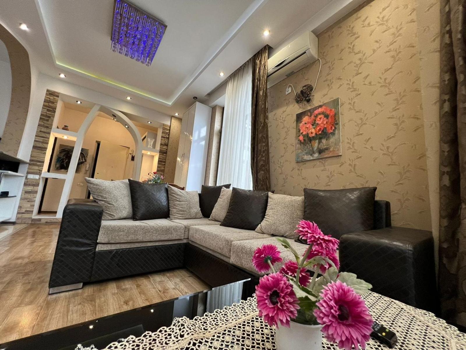 Cozy Apartment In The City Center Mtatsminda Tbilisi Eksteriør billede