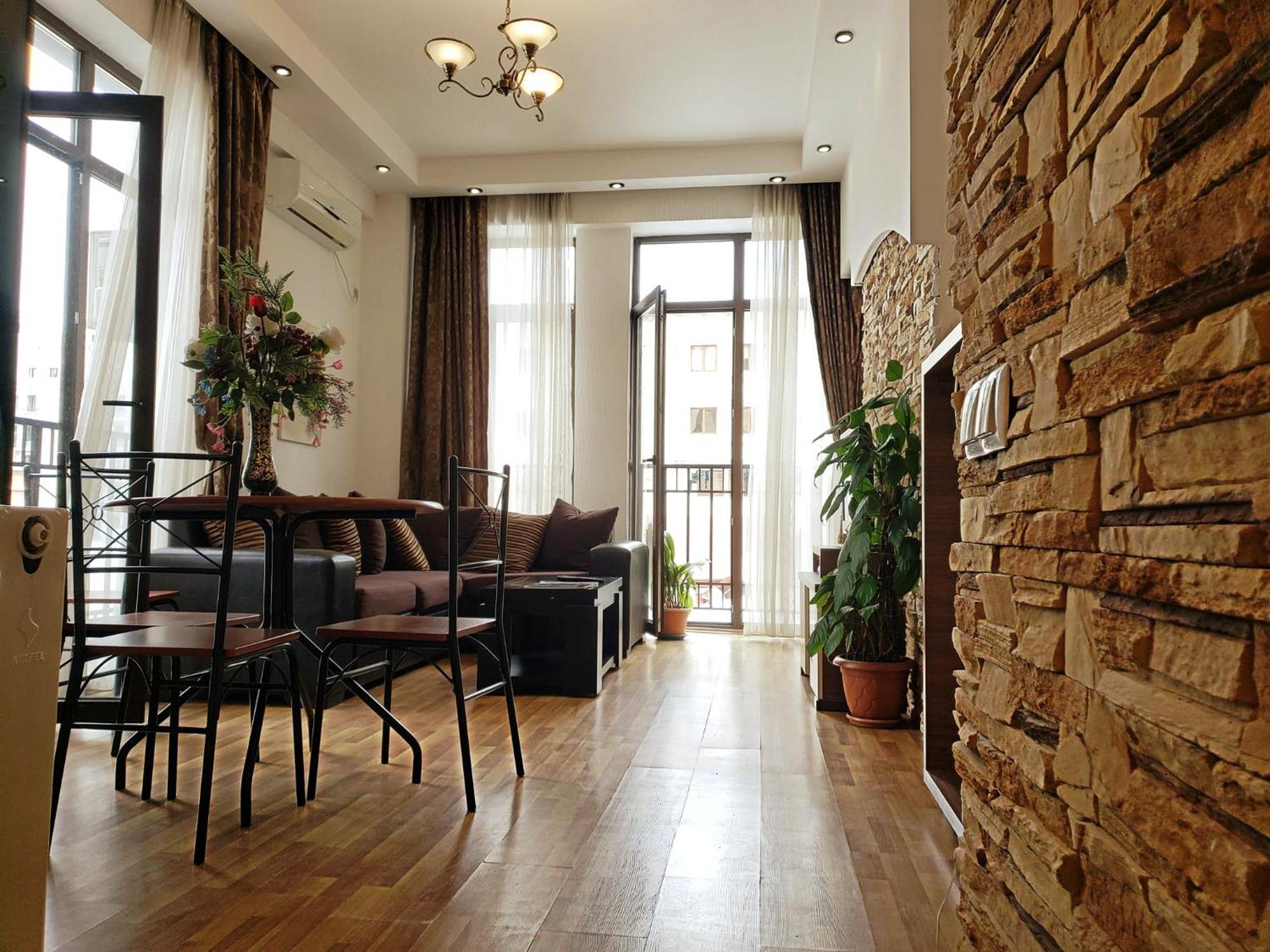 Cozy Apartment In The City Center Mtatsminda Tbilisi Eksteriør billede
