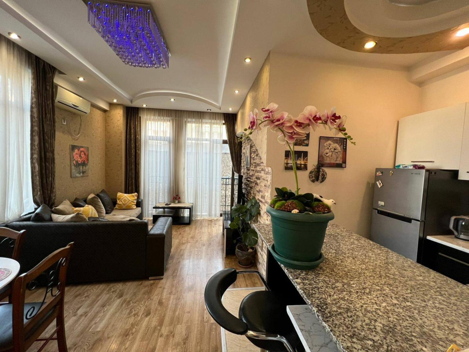 Cozy Apartment In The City Center Mtatsminda Tbilisi Eksteriør billede