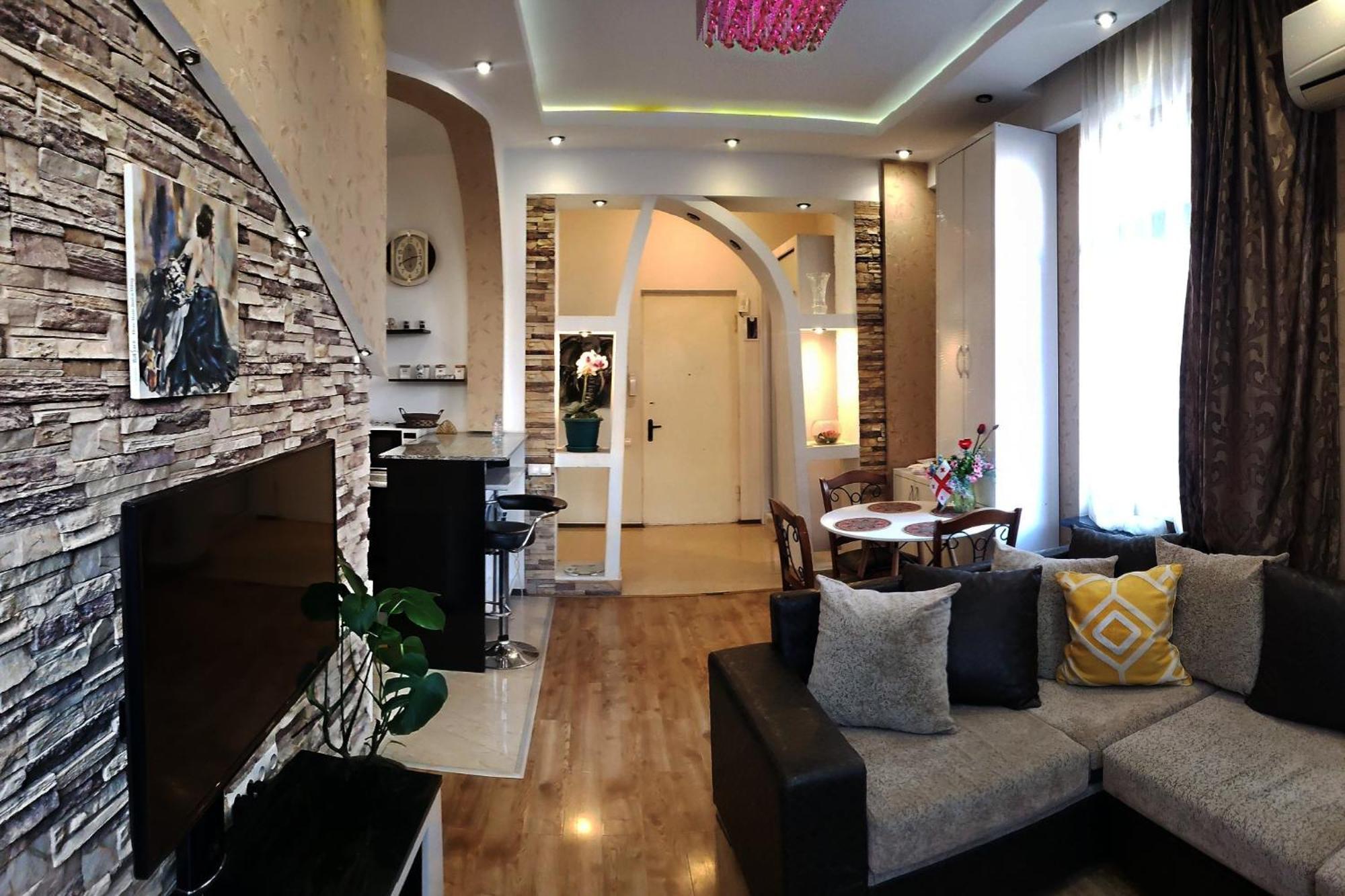 Cozy Apartment In The City Center Mtatsminda Tbilisi Eksteriør billede