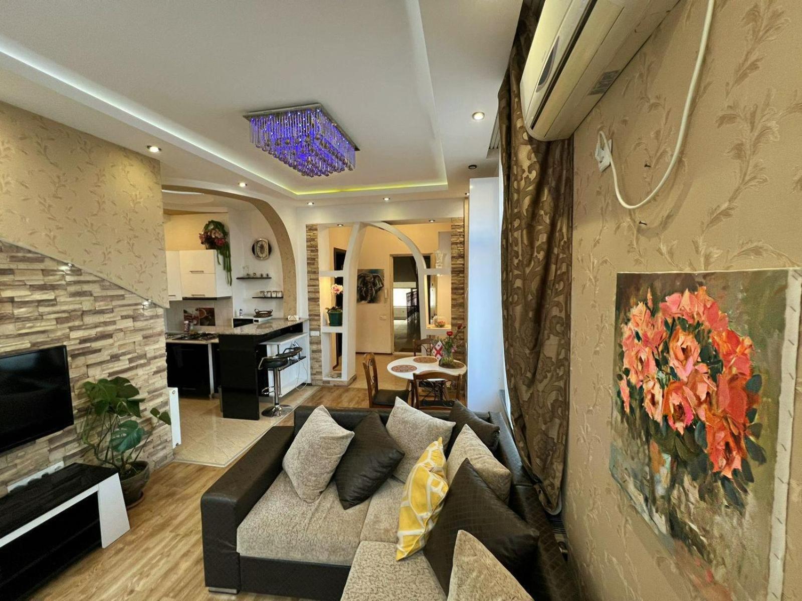 Cozy Apartment In The City Center Mtatsminda Tbilisi Eksteriør billede